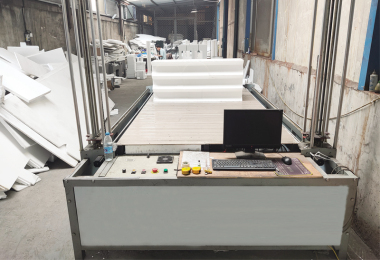 泡沫板自動(dòng)切割機(jī)